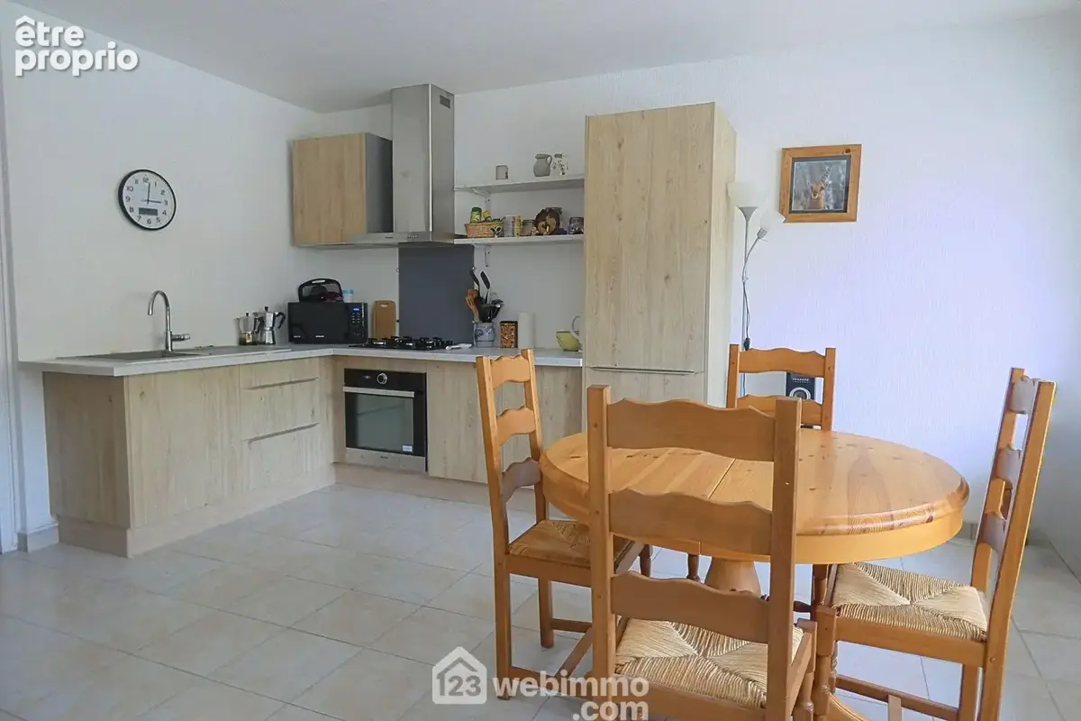 Un véritable atout : l'appartement bénéficie de deux caves en sous-sol.