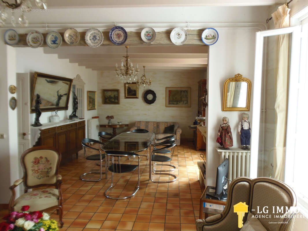 Maison à CHENAC-SAINT-SEURIN-D'UZET