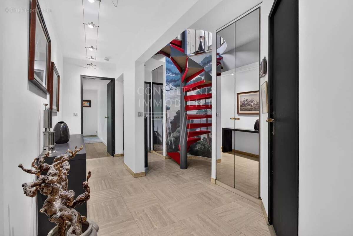 Boulogne Porte de Saint-Cloud . DUPLEX TROIS CHAMBRES - photo 14