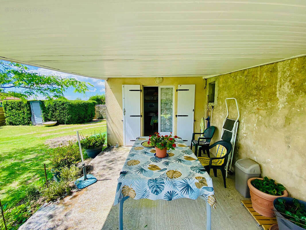 Maison à COUQUEQUES