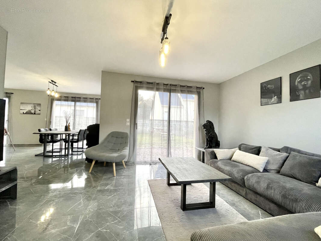 Maison à FONTAINE-HENRY