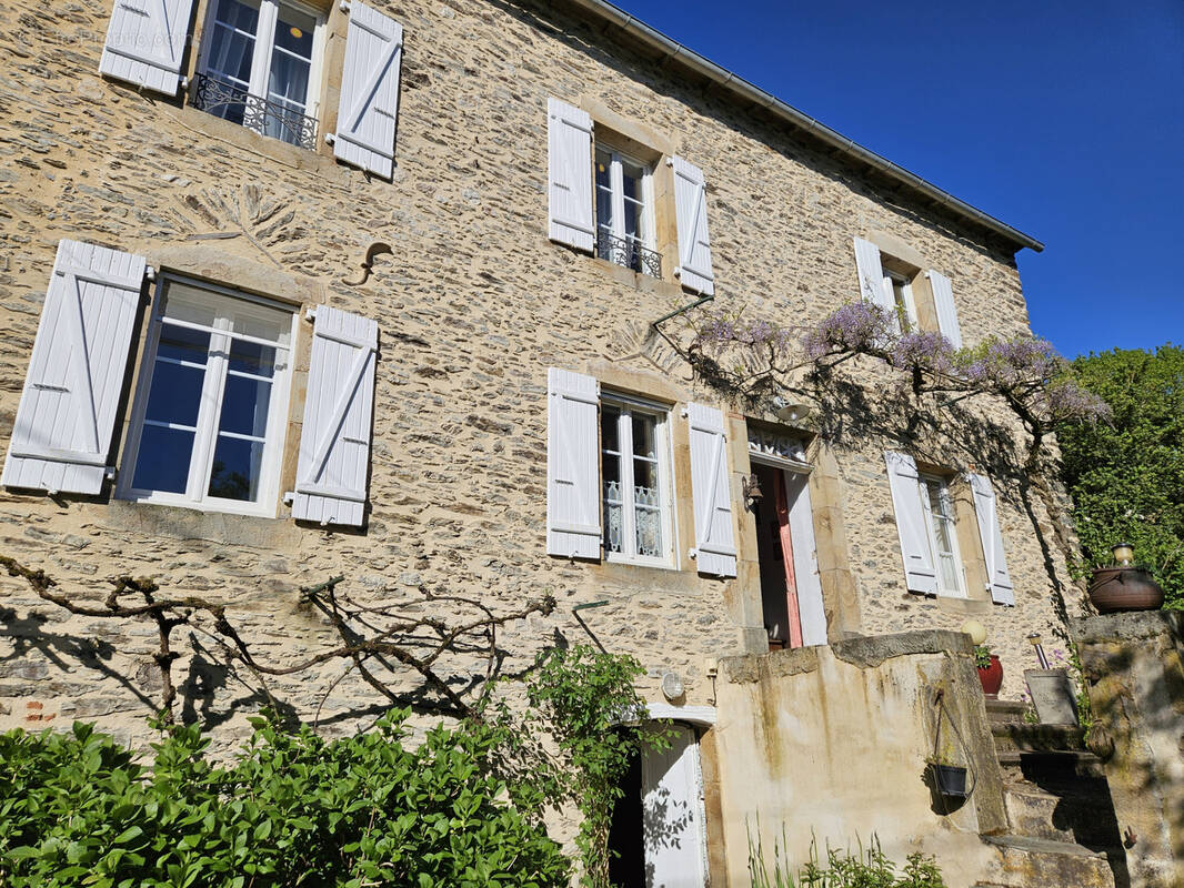 Maison à LA SALVETAT-PEYRALES