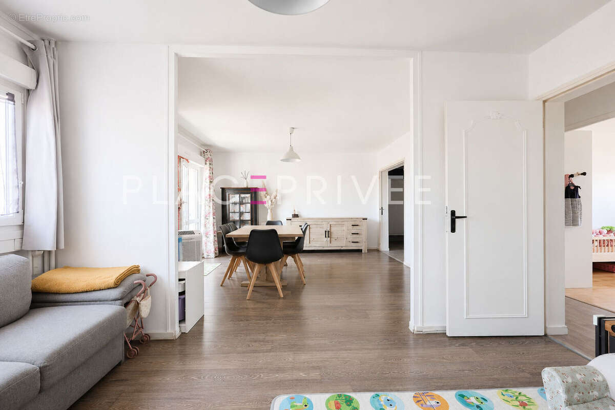 Appartement avec balcons et garage - photo 2
