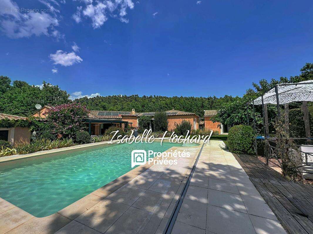 Maison familiale avec appartement T2 indépendant, piscine et grand terrain  Quartier calme à Garéoult - photo 15