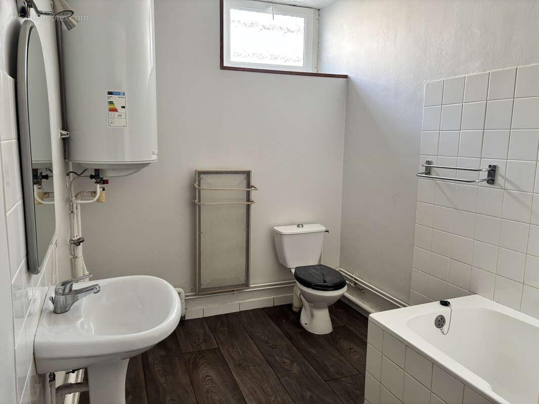 Appartement à ESPINASSES