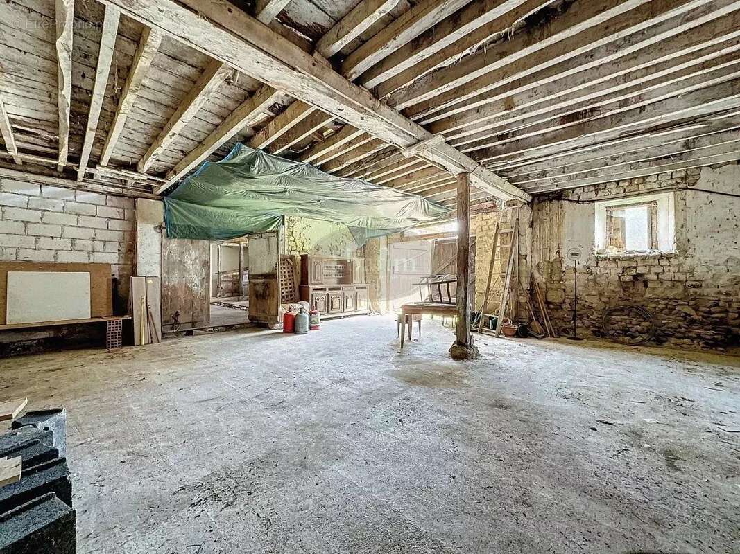 Maison à MONLEON-MAGNOAC