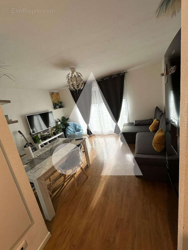 Appartement à VILLENEUVE-LA-GARENNE