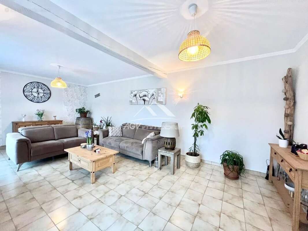 Maison à SAINT-MARTIN-DE-VALGALGUES