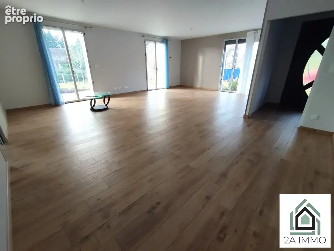 Maison 5 pièces 141 m² à vendre à Pontaumur (63380) - photo 4