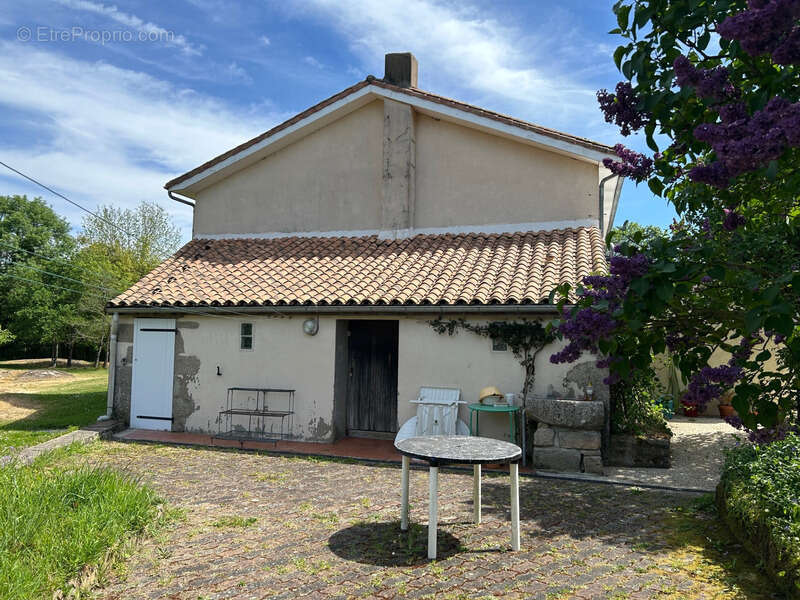 Maison à CHANTECORPS