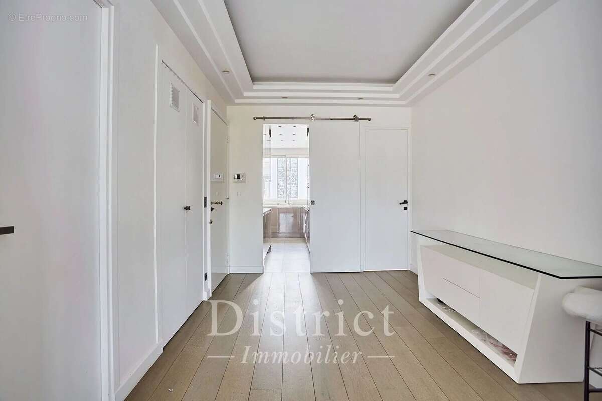 Appartement à PARIS-8E