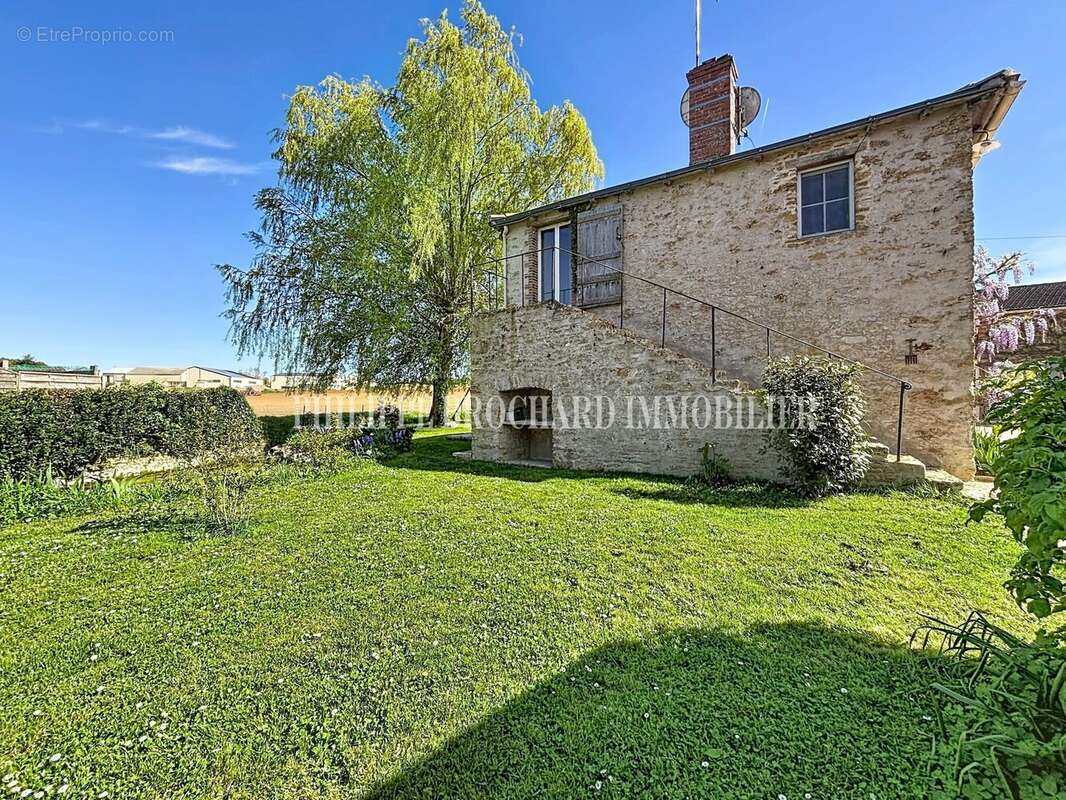 Maison à MOUTIERS-SUR-LE-LAY