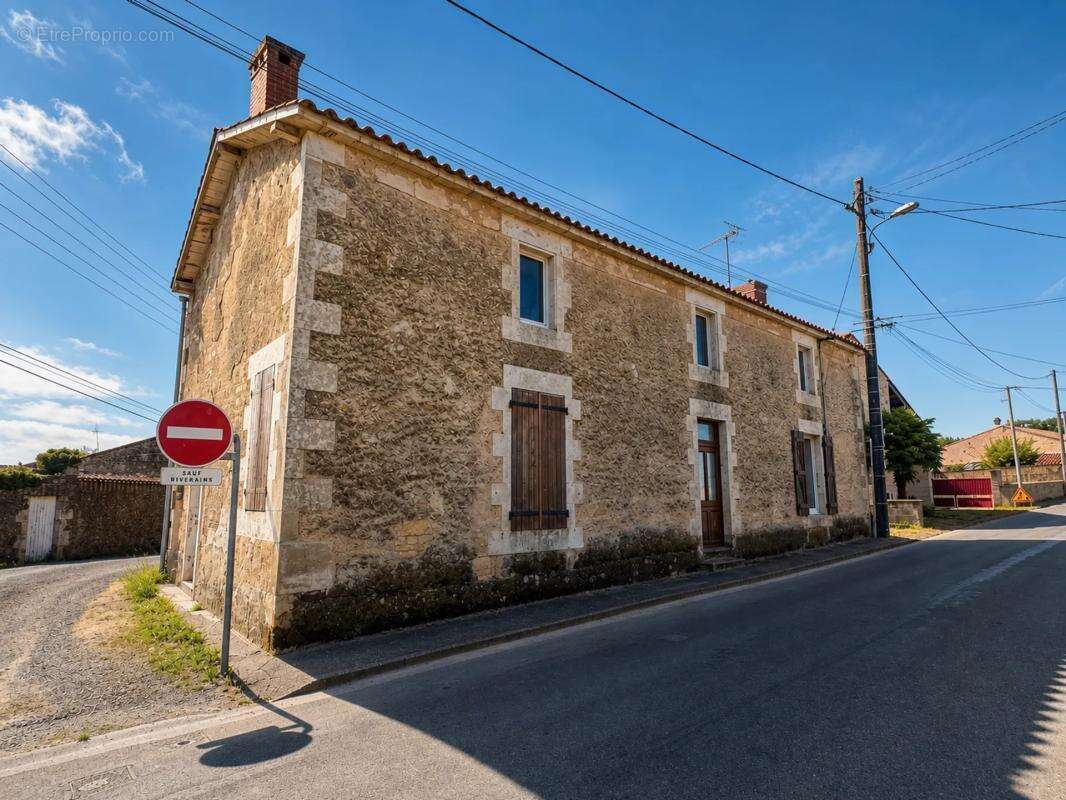 Maison de 5 pièces de 143 m² à La Caillère-Saint-Hilaire - photo 12