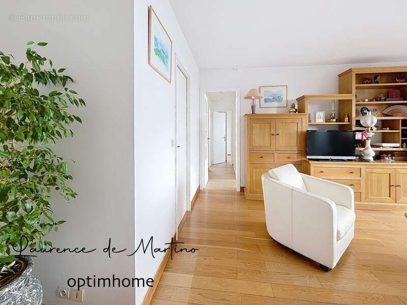 Appartement à COURBEVOIE