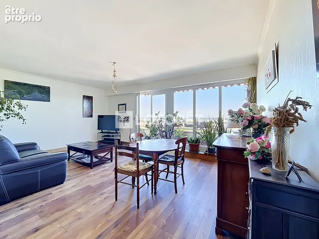 Appartement à RILLIEUX-LA-PAPE