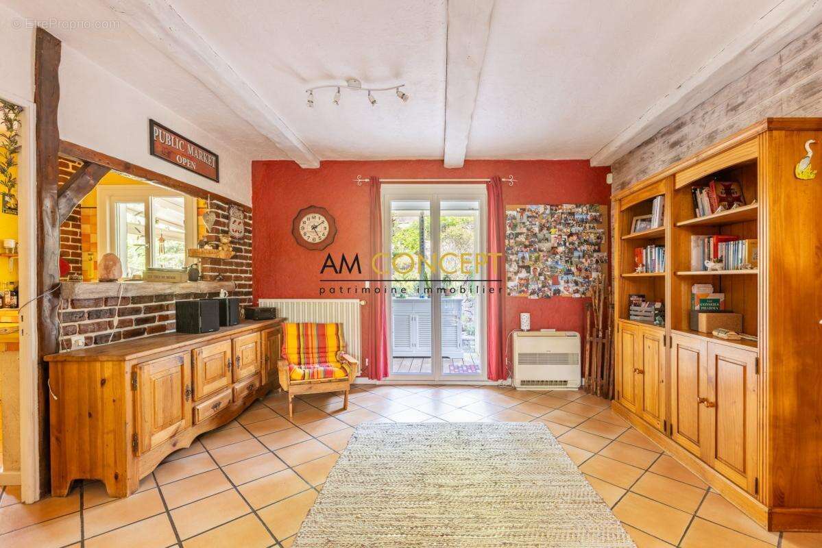 Maison à BERRE-LES-ALPES