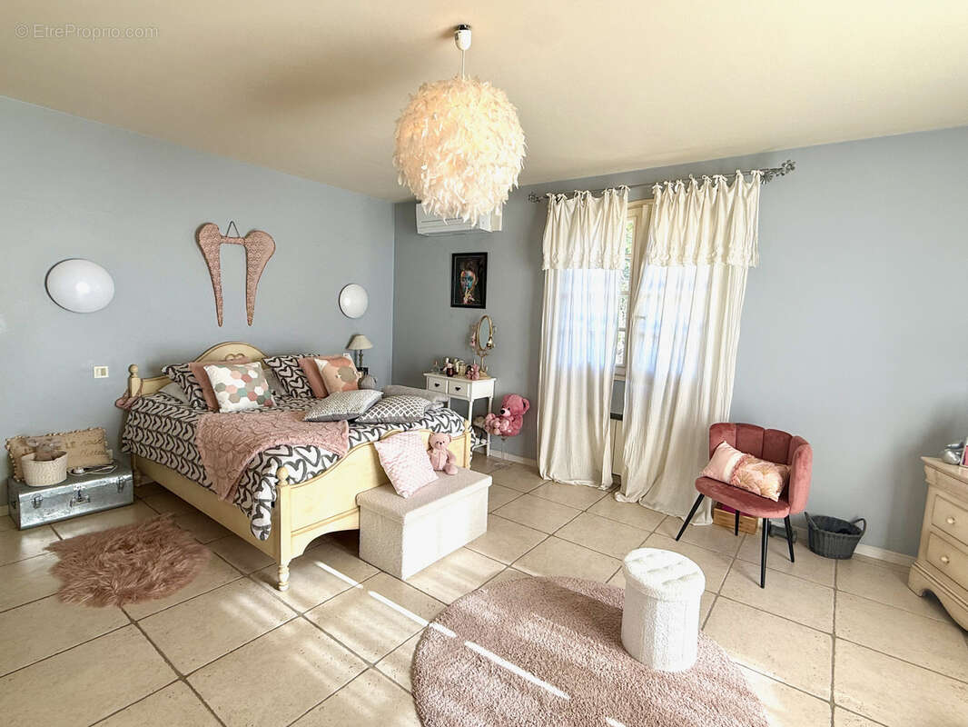 Maison à SUZE-LA-ROUSSE