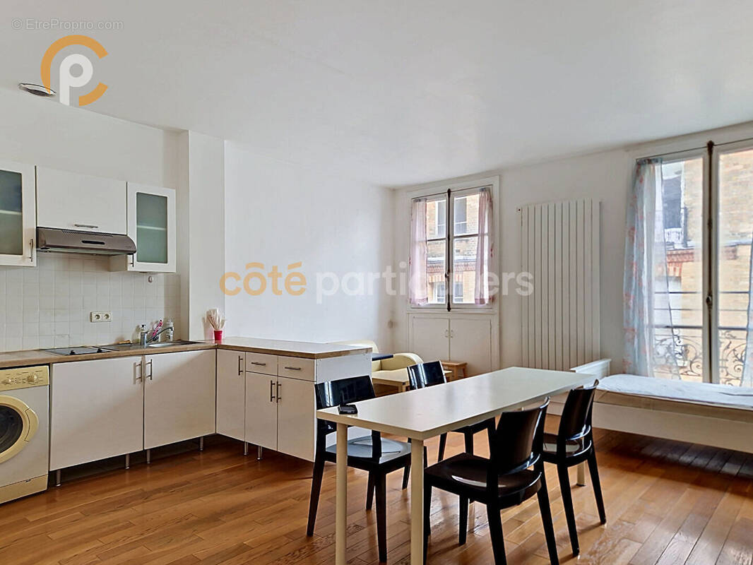 Appartement à PARIS-8E