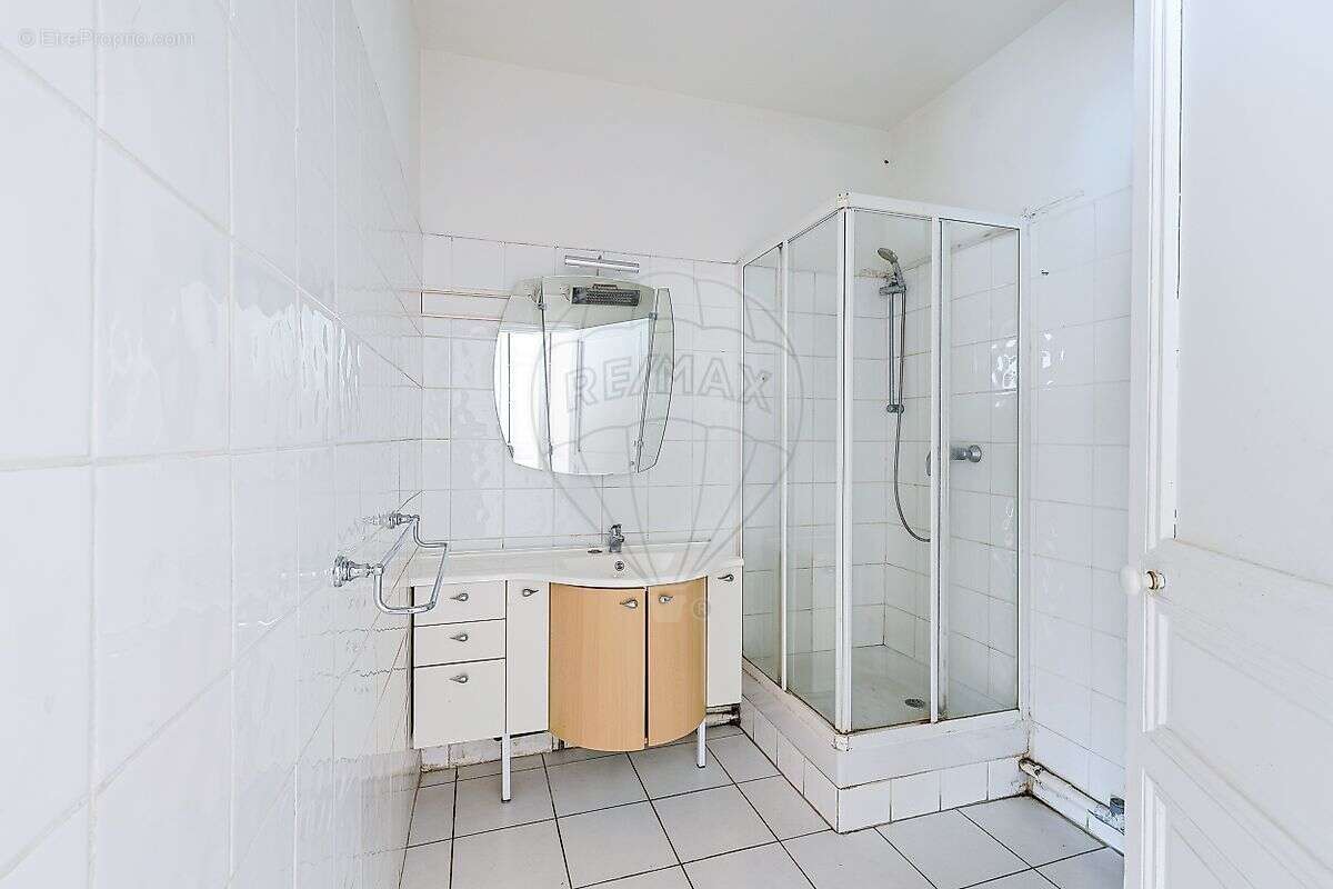 Appartement à MARSEILLE-4E