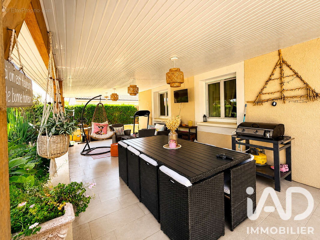 Maison 120 m² à Targon  - photo 4