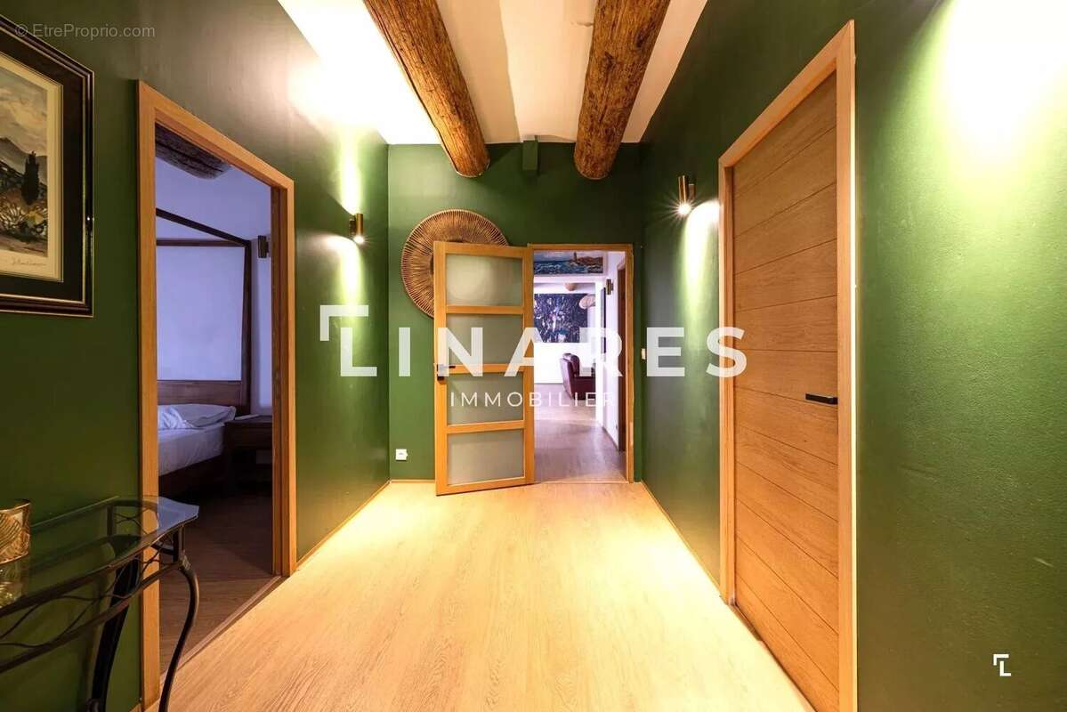 Appartement à MARSEILLE-1E