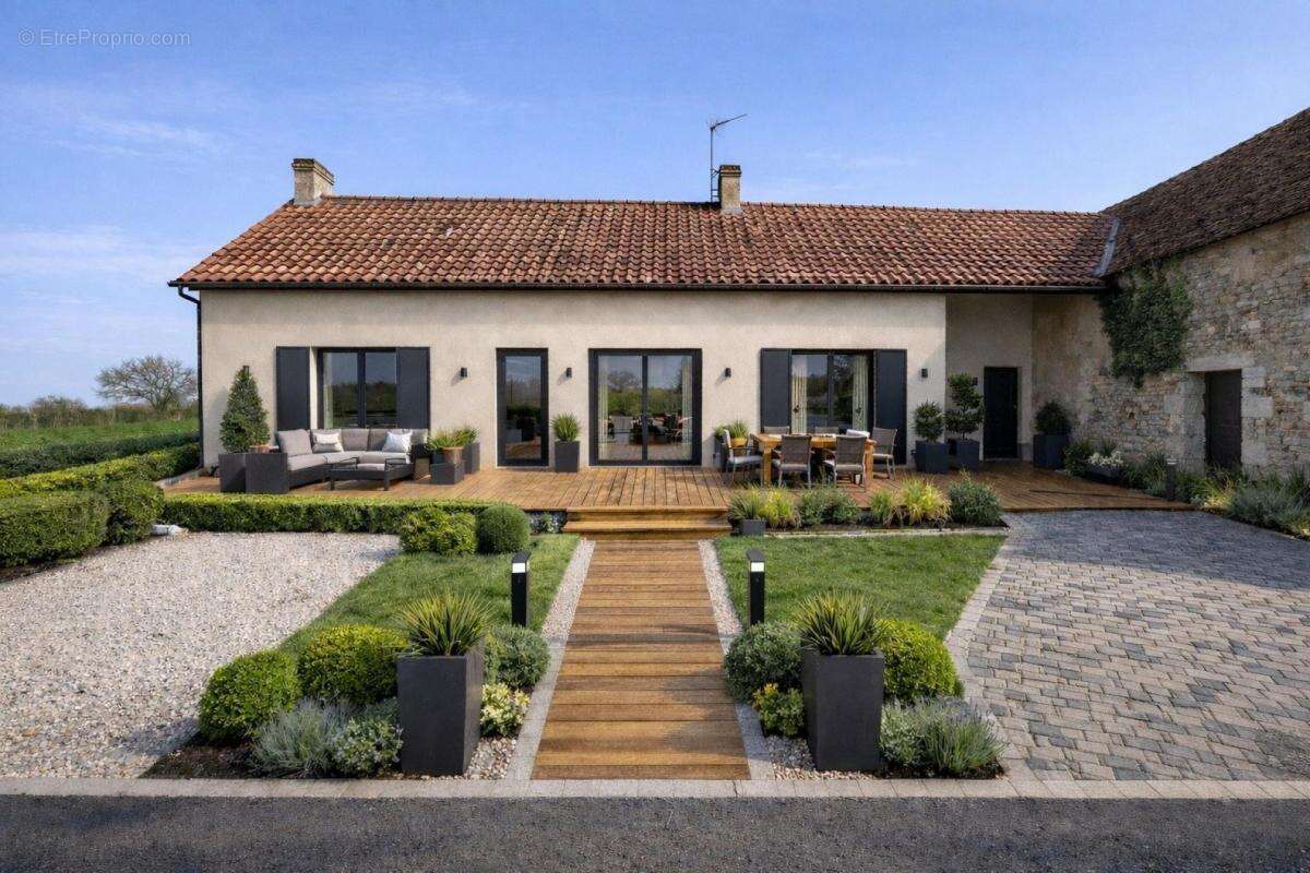 Maison à COULOMBIERS