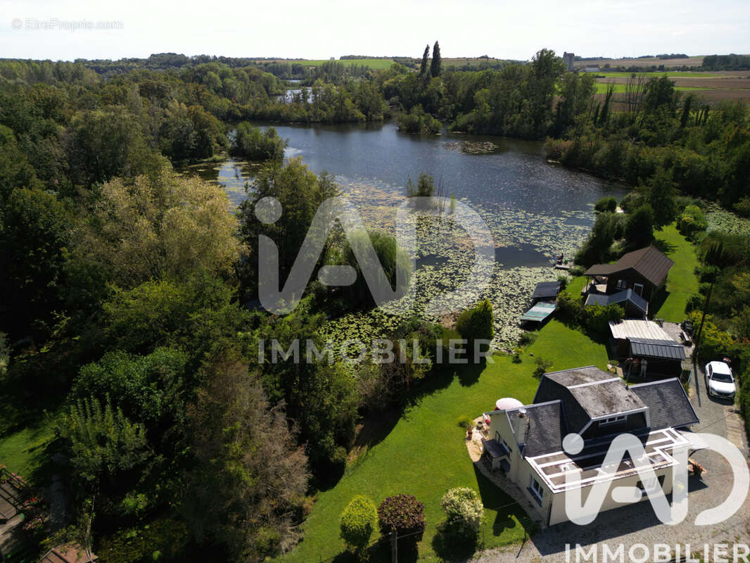 Photo 3 - Maison à LA NEUVILLE-LES-BRAY