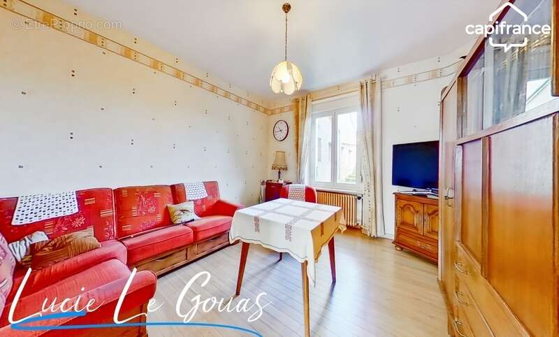 Corps de ferme de 154m² habitable avec grange, dépendances, jardin et verger – Bazailles - photo 3