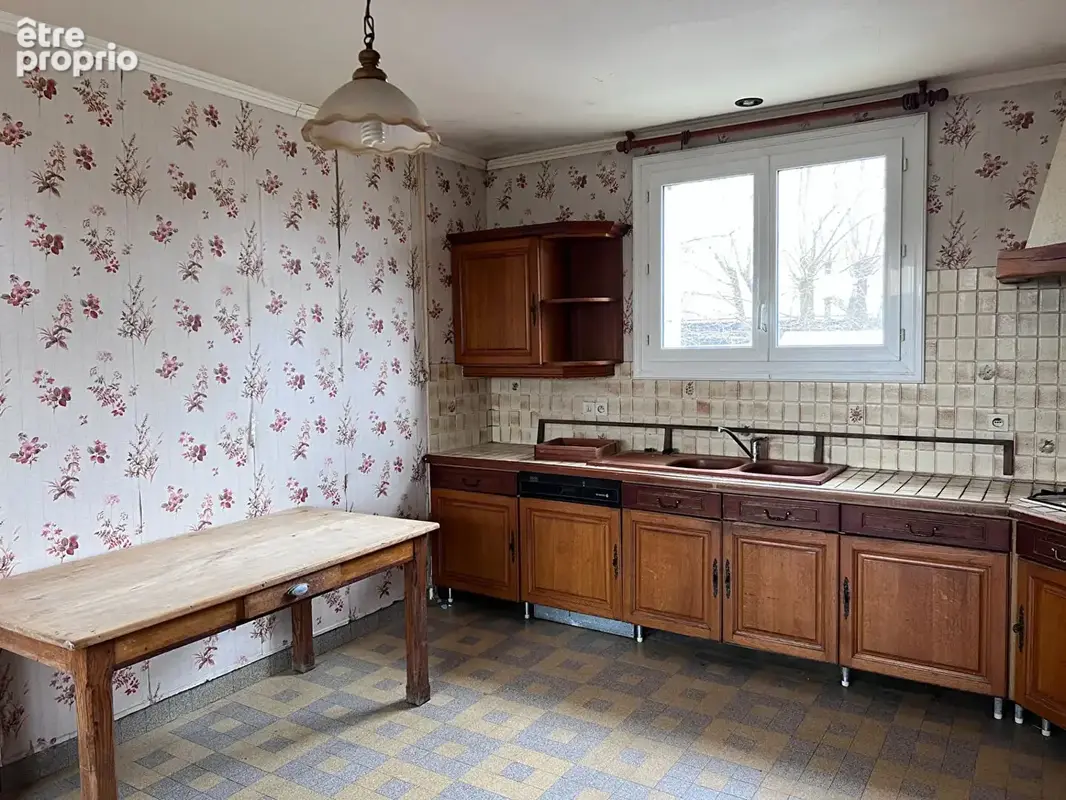 Maison à vendre à Saint-Ouen-les-Vignes : un petit coin de paradis à rénover ! - photo 2