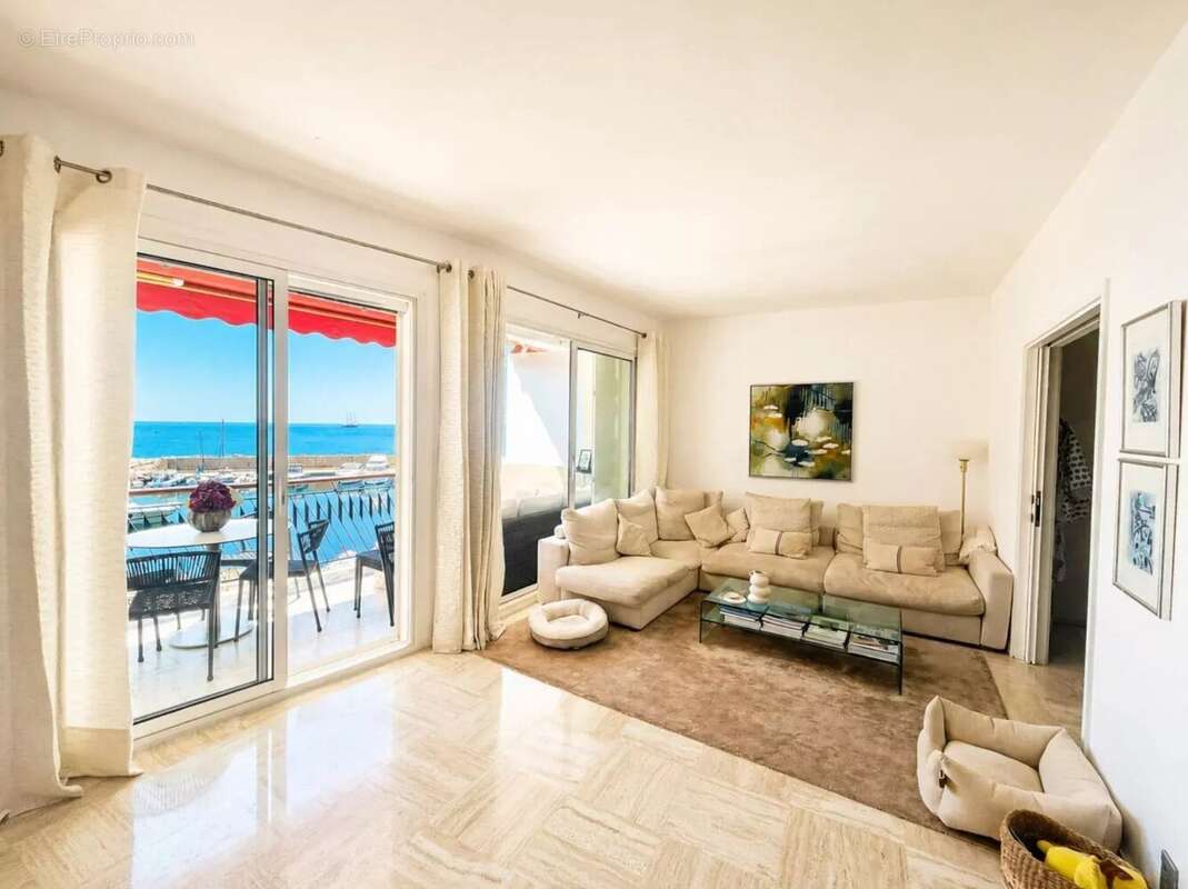 Appartement à EZE