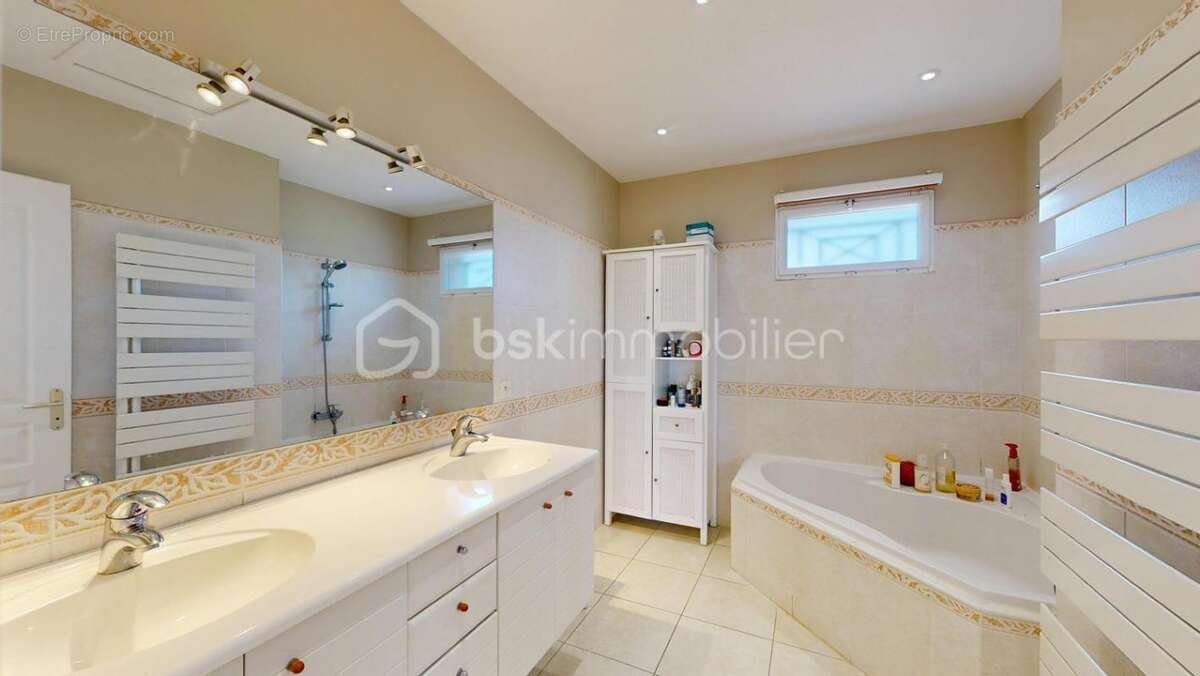 Villa familiale 164 m² - 5 chambres - Piscine - Terrain arboré 2 574 m² - Mérenvielle - photo 7