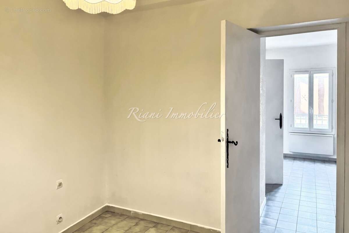 Appartement à L'ISLE-SUR-LA-SORGUE