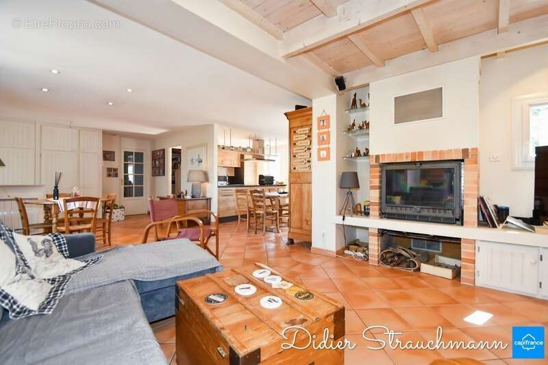 Maison à vendre 8 pièces CLAVETTE (17) - photo 15