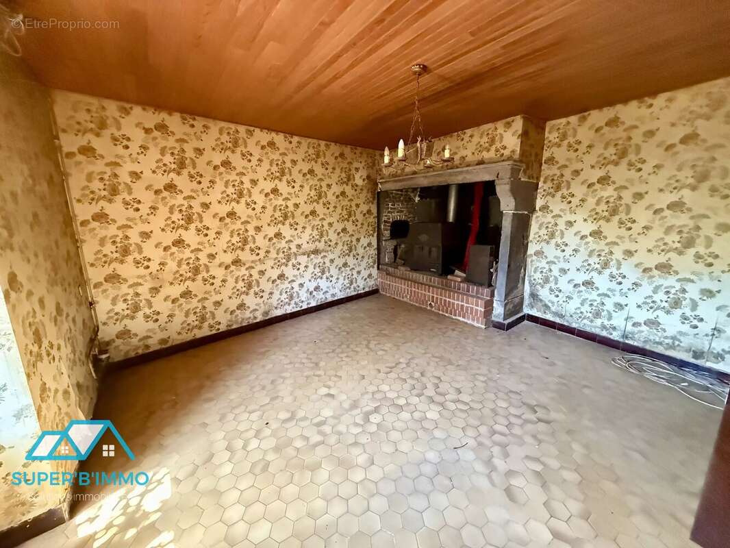 Maison à CHANIAT