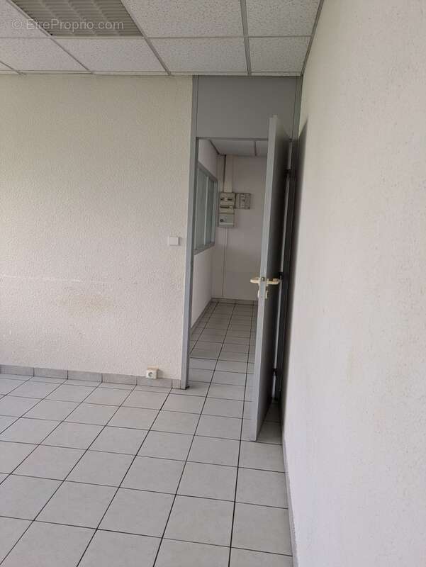Dpt Isère (38), à vendre GRENOBLE Bureaux (ou à louer) - photo 7