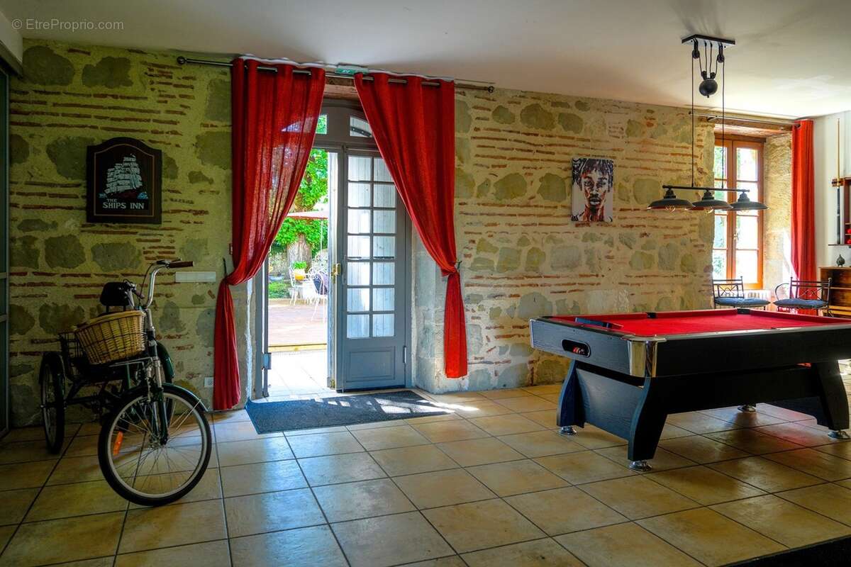 Propriete à vendre 14 pièces SAINTE LIVRADE SUR LOT (47)Sainte-Livrade-sur-Lot – Propriété de caractère à projets multiples en b - photo 32