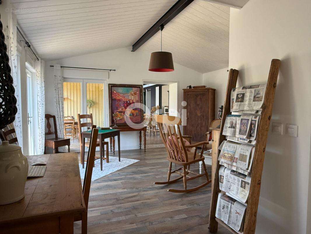 Superbe maison de caractère avec vue mer et potentiel locatif ! - photo 10