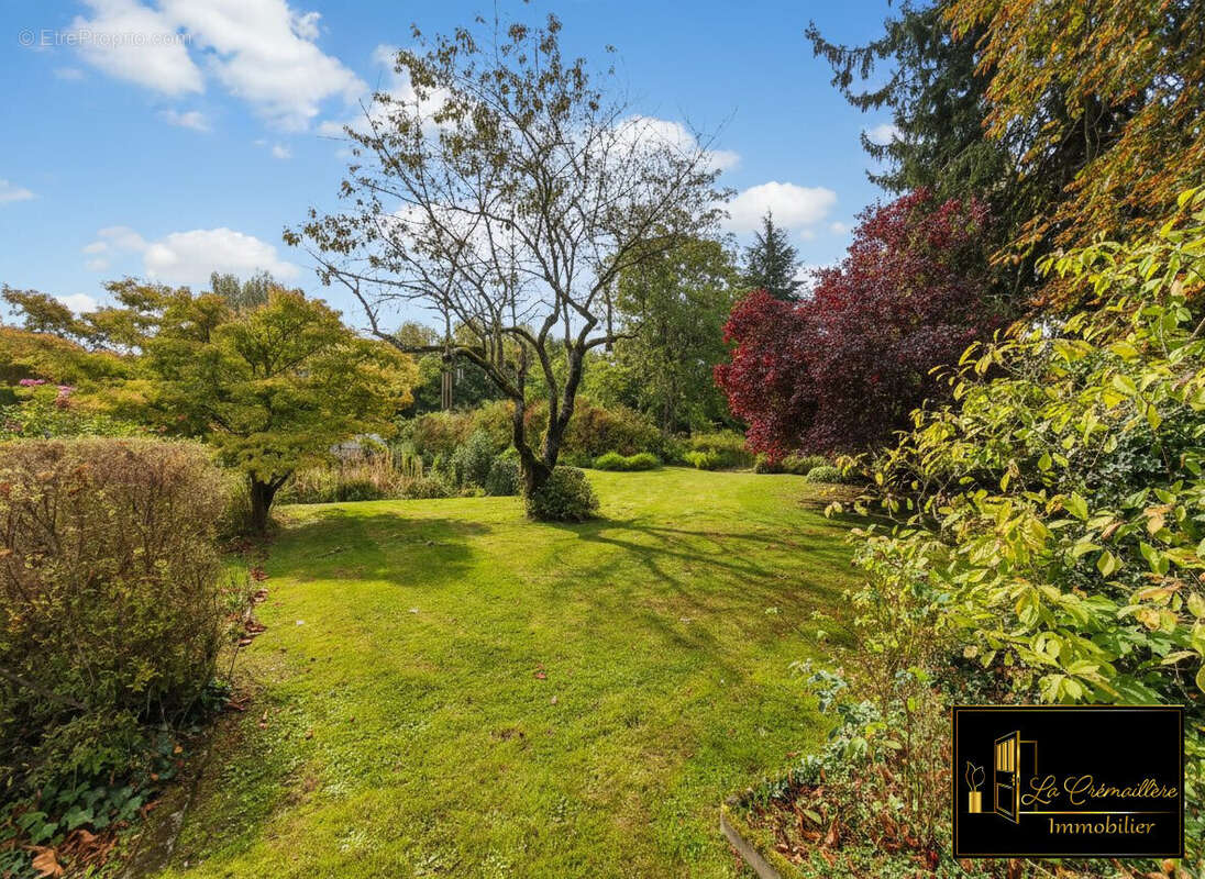 Maison à ROCHEFORT-EN-YVELINES