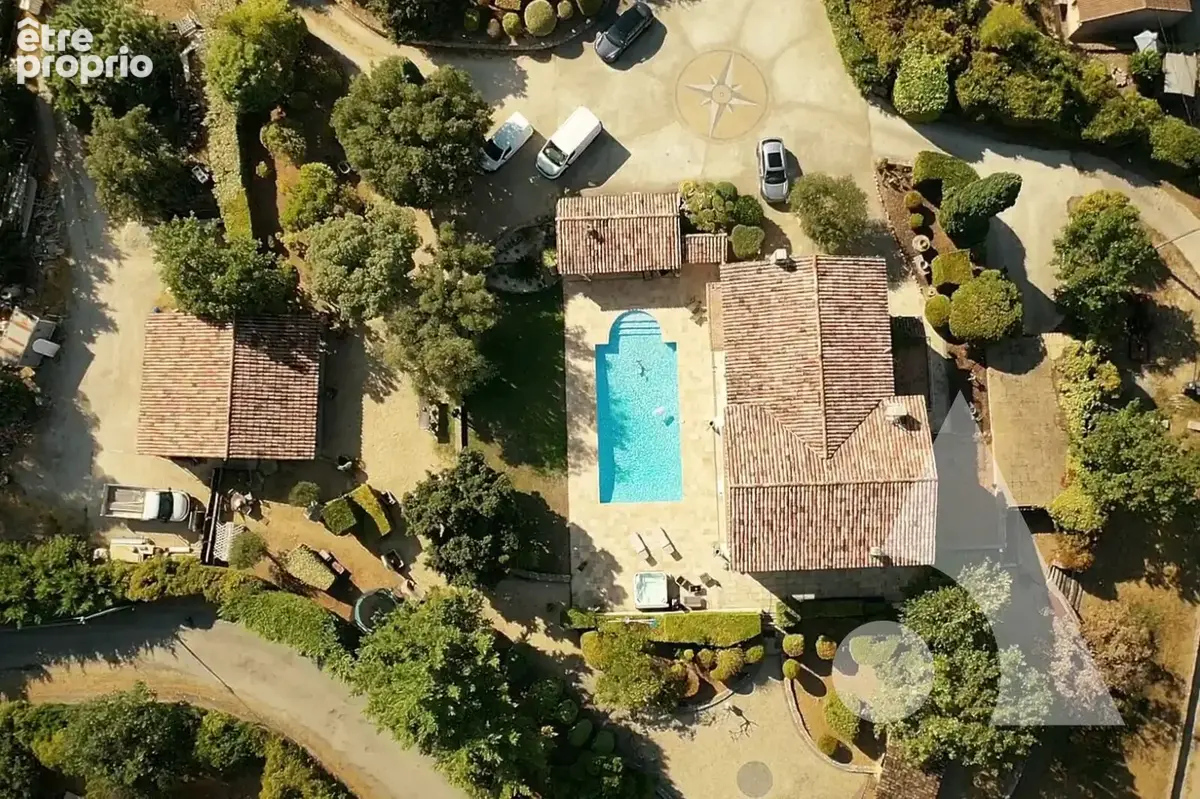 Superbe propriété à Flayosc, 10 pièces 240 m² sur plus de 6.500m² de terrain - photo 5