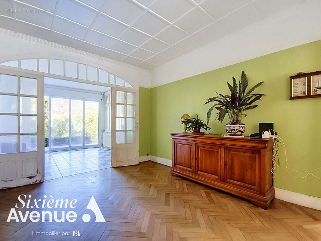 EXCLUSIVITE appartement avec un jardin en coeur de ville , - photo 5