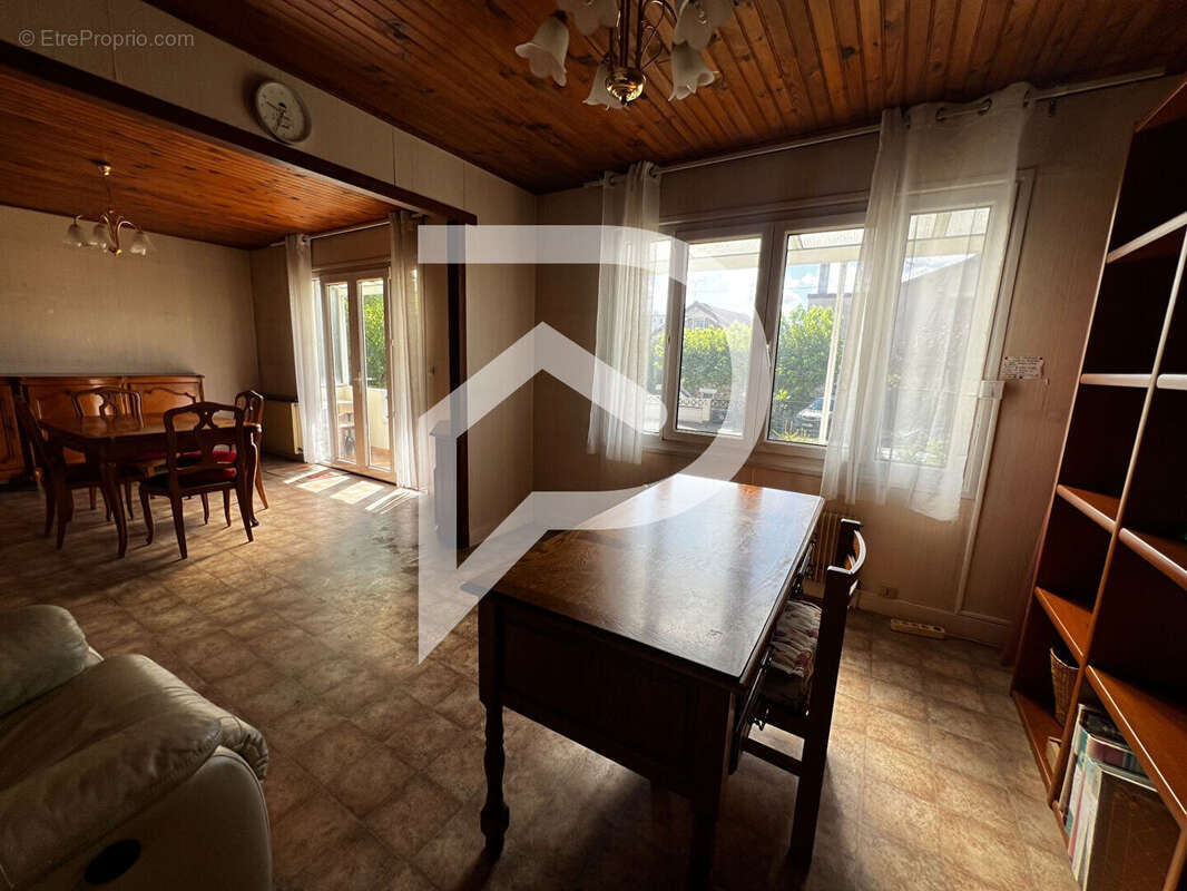 Maison à VIRY-CHATILLON