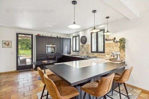 Maison à TOURRETTES