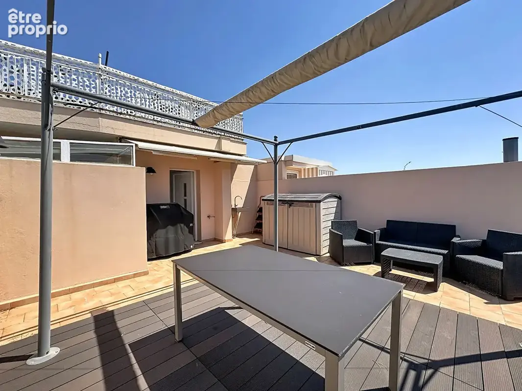 2 pièces  dernier étage avec parking et cave - vue mer - balcon et  toit terrasse - photo 12