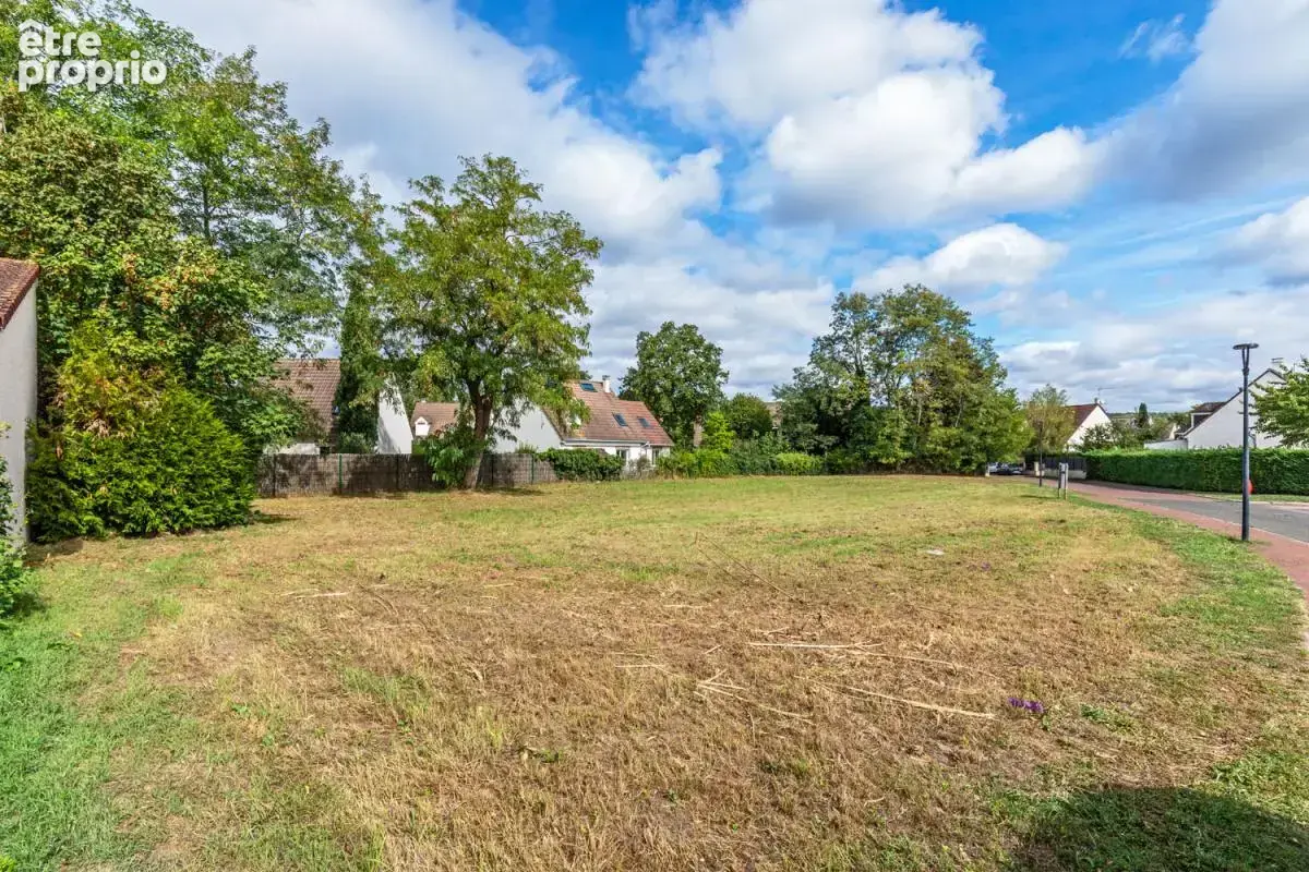 Terrain à VERNEUIL-SUR-SEINE