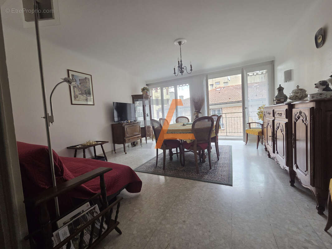 Appartement à SAINT-ETIENNE