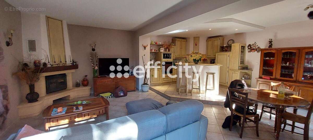 Maison à SAINT-SIMEON-DE-BRESSIEUX