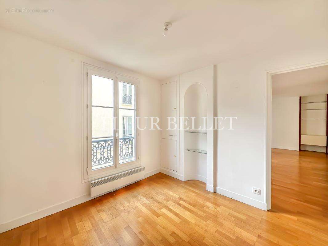 Appartement à PARIS-9E