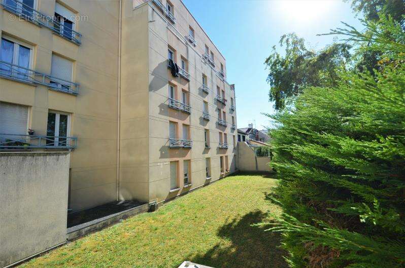 Appartement à HOUILLES