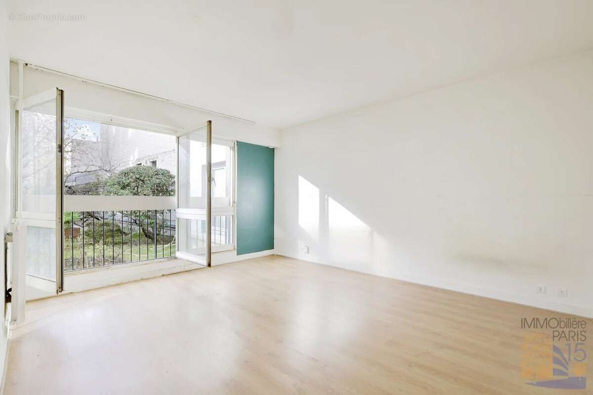 Appartement à PARIS-15E