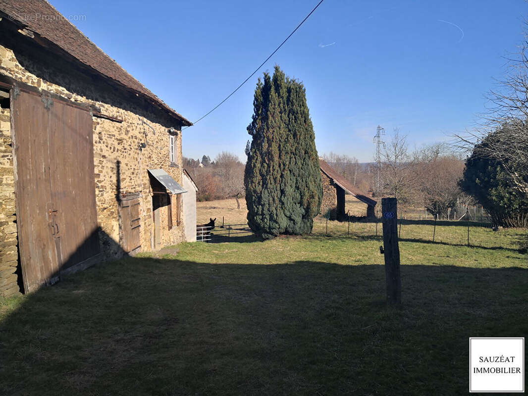 Maison à MAGNAC-BOURG